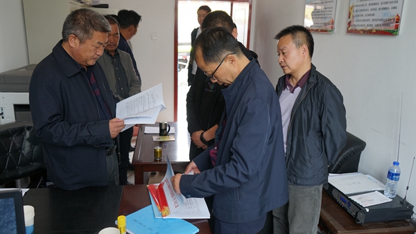 焦胜章、滑子林开展大走访、大调研、大排查