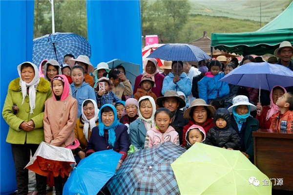 门源:举办花儿与少年乡村演唱会