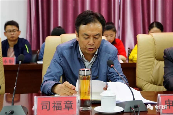 门源县召开选调生工作座谈会