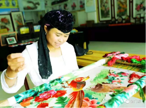 花随玉指添春色 门源回绣标新高