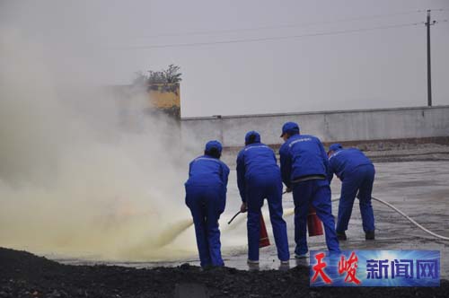 中石化新源加油站进行火灾事故应急演练