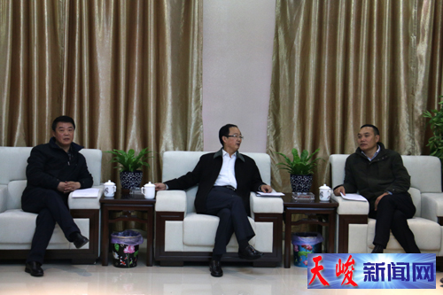 省总工会副主席付东明一行来我县考核检查20