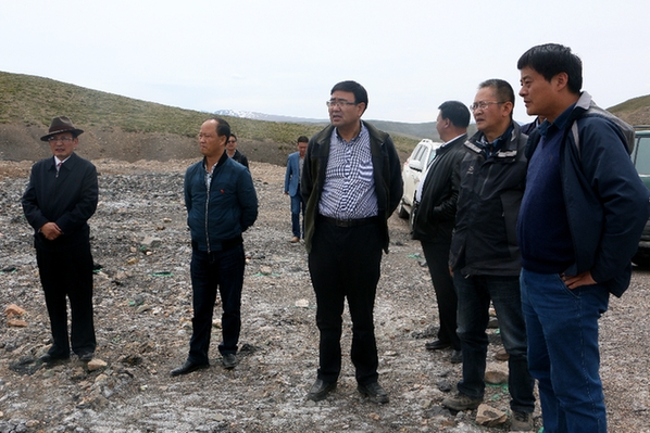 天峻县委常委会班子坚定践行'四个意识',扎扎实