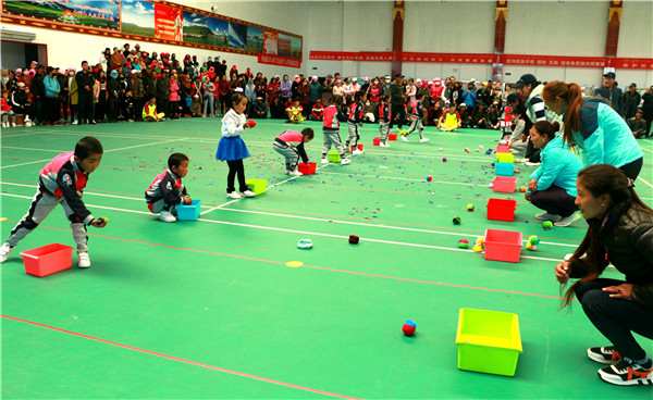 民族团结谱新篇 家园共育促发展