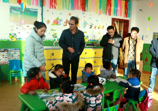 天峻县政协副主席尕玛措一行 对我县教育、卫