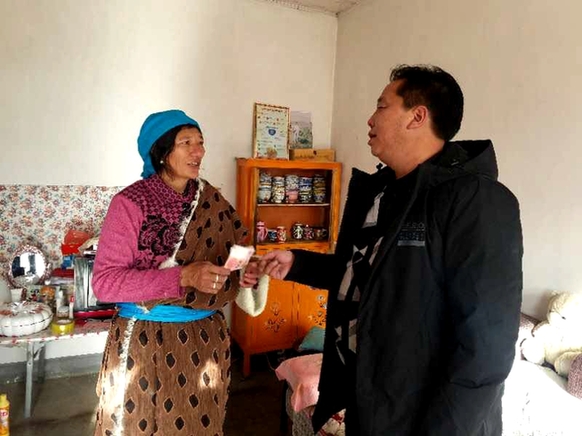 优秀共产党员事迹材料江河镇党委副书记 尕玛