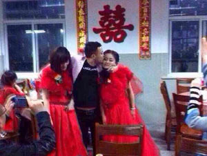 李钟硕拍户外写真 <em>牛奶</em>皮肤俘获<em>女</em>心