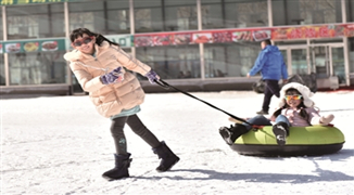 春节怎么过，冰雪运动大受欢迎