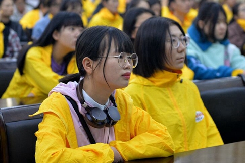 藏毯展：230余名志愿者整装待发展风采