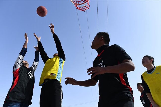全民健身——土乡山村里的农民篮球赛
