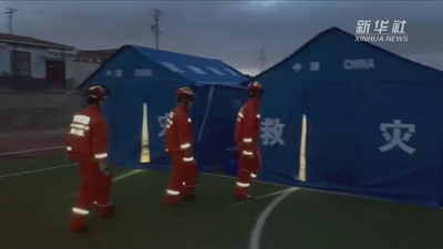 走进青海玛多地震救援现场：救援人员开展安全巡查 确保消防安全