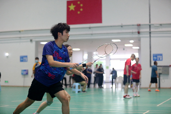 青海省第十八届运动会羽毛球赛在贵德县开赛