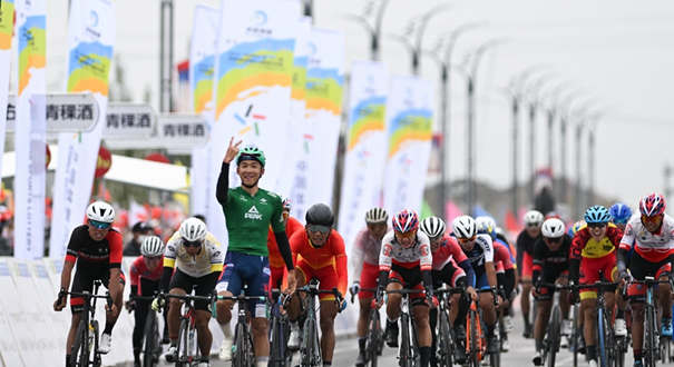 自行车——环青海湖国际公路自行车赛第七赛段赛况