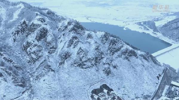 青海：南门峡雪景壮美如画
