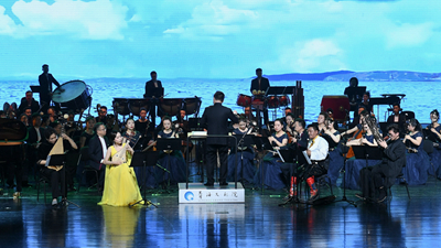 《从黄河到长江》民族音乐巡演唱响青海西宁