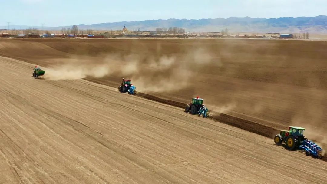 海南州贵南县：土地托管&ldquo;托&rdquo;起好&ldquo;丰&rdquo;景