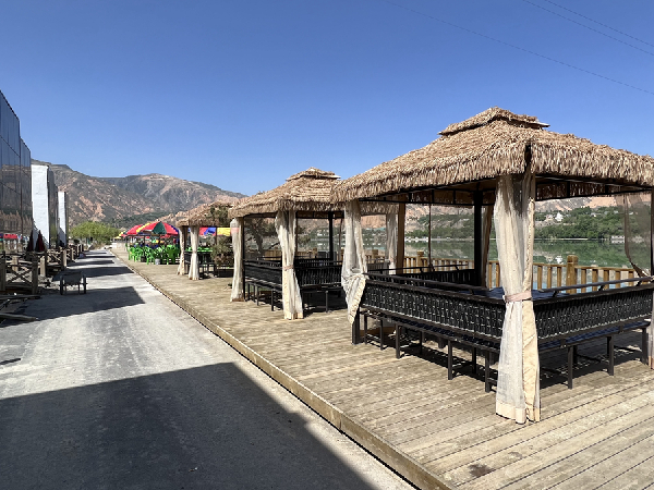 乡村振兴看青海丨在黄河边体验阳光沙滩和美食